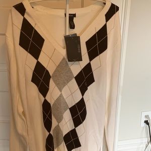 Izod golf sweater. NWT . Retail  99‎